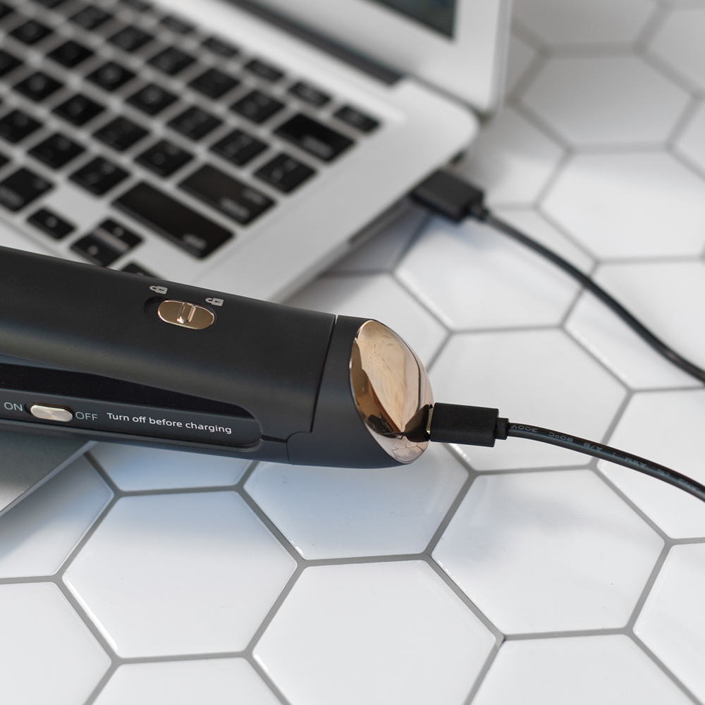 Silver Bullet Mobile Rechargeable Hair Straightener USB port